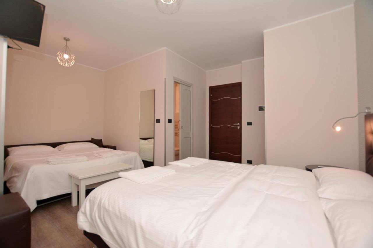 Hotel & Apartments " Perpoin " 살루초 외부 사진